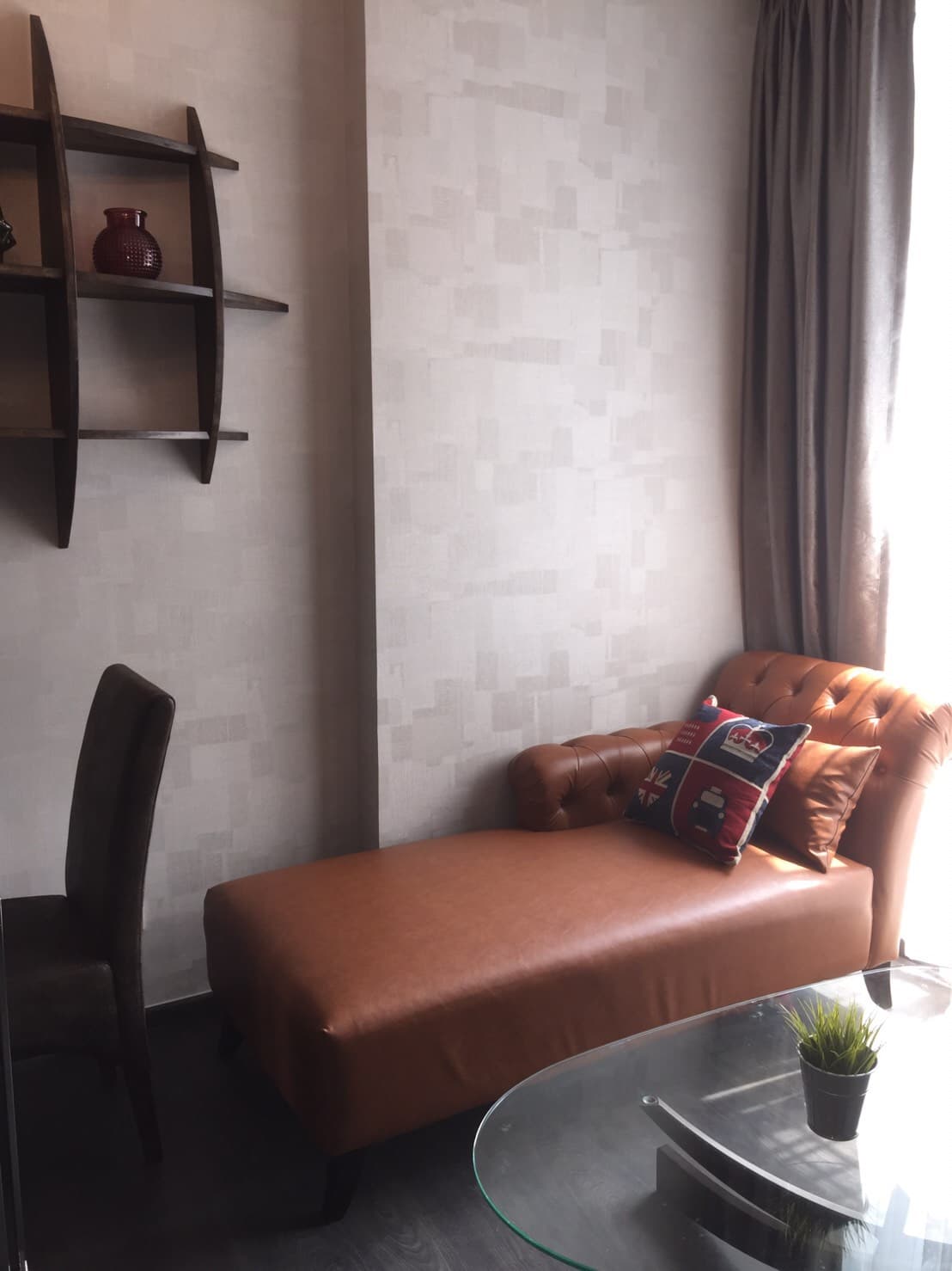 9686 – 102_living_room.jpg