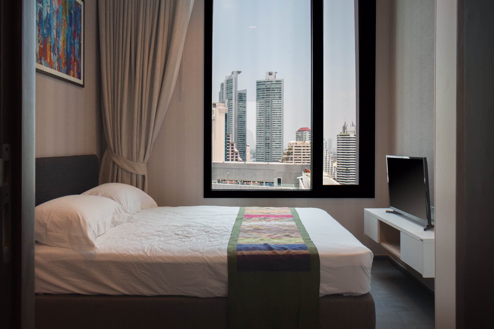 9688 – 201_bedroom.jpg