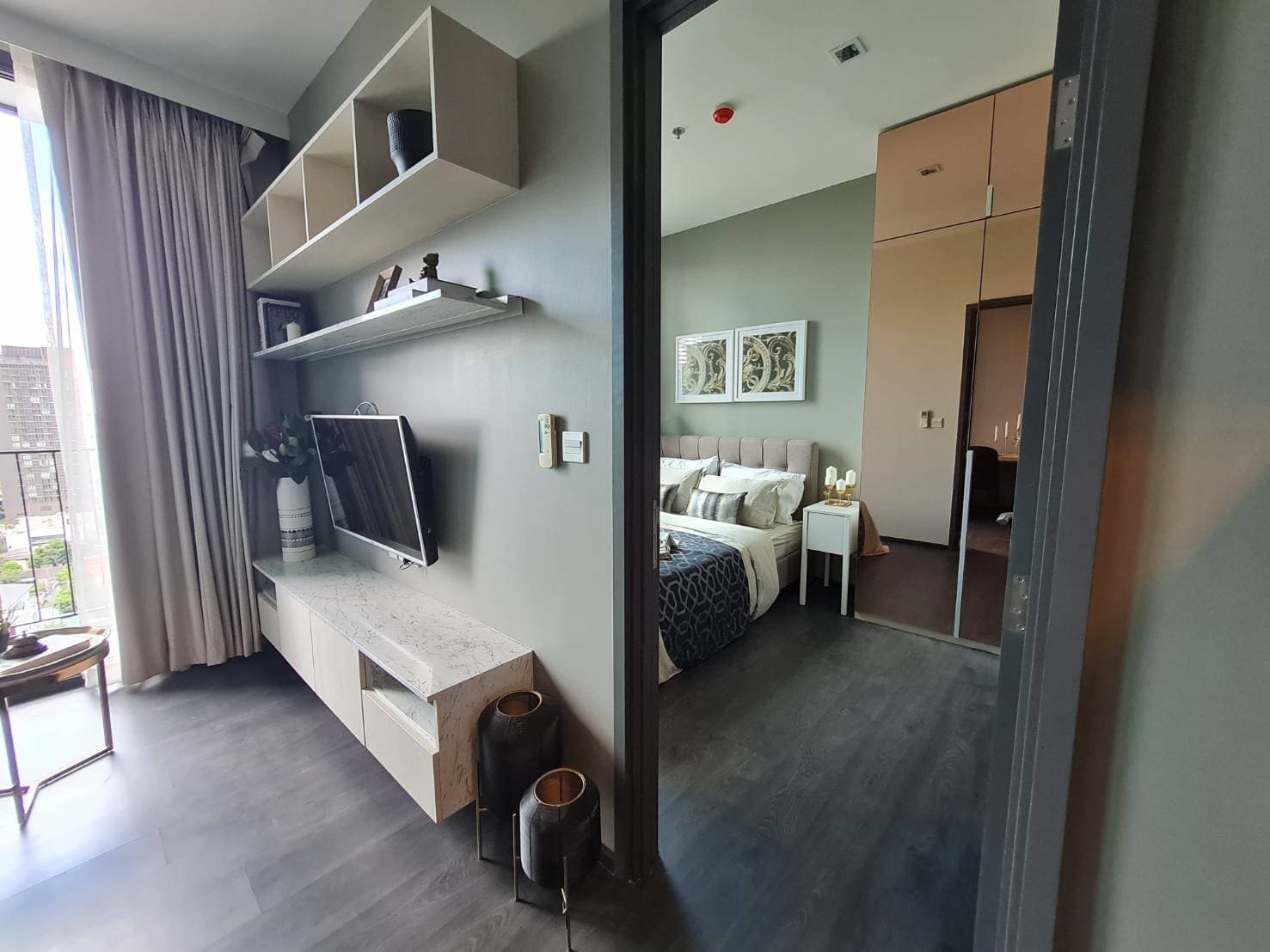 9689 – 202_bedroom.jpg