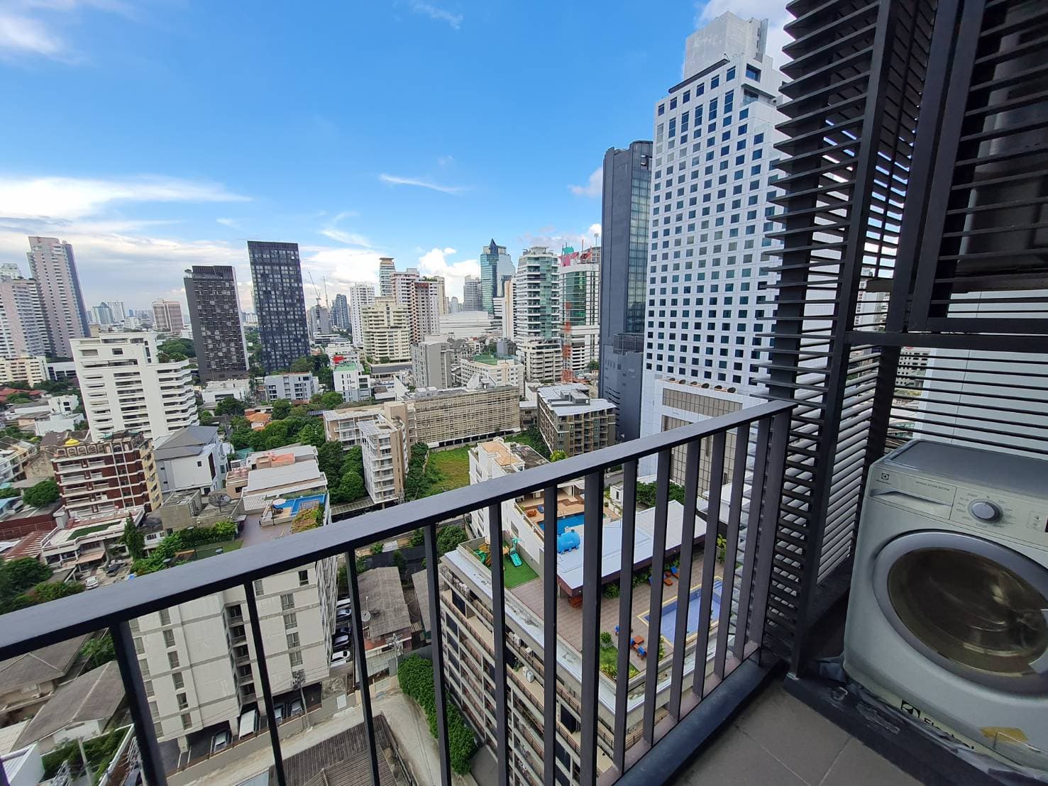 9689 – 601_terrace.jpg
