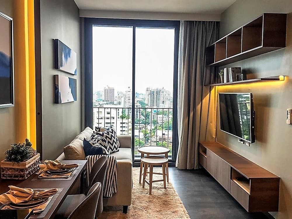 9690 – 102_living_room.jpg