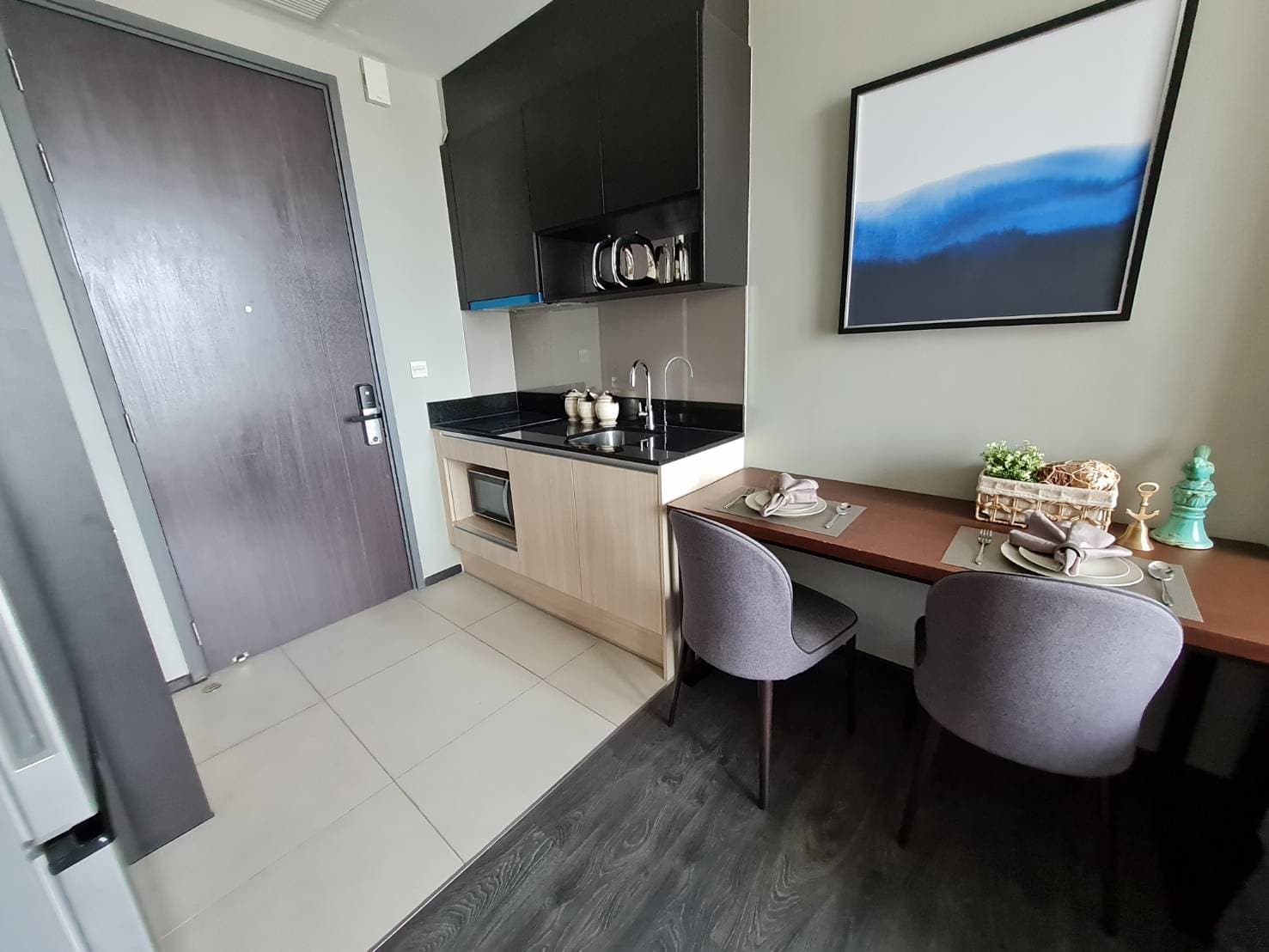 9690 – 401_kitchen.jpg