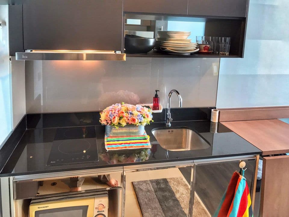 9692 – 401_kitchen.jpg